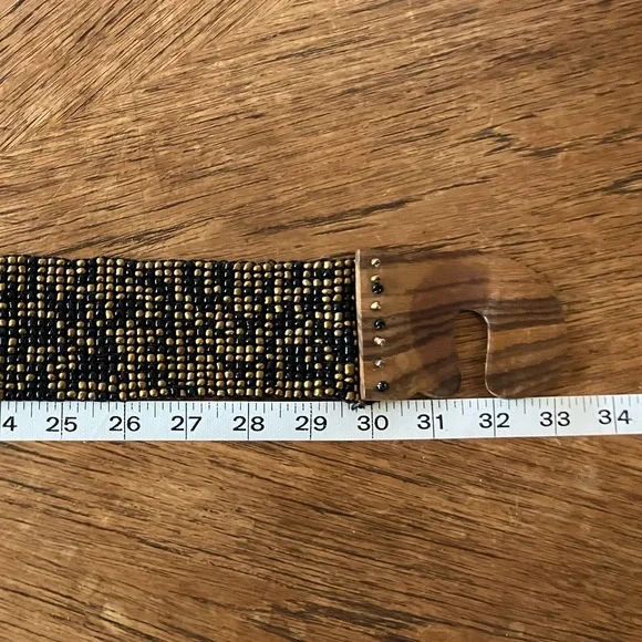 💥2 for 1💥Elastic Black & Gold Beaded Belt with Wooden Buckle - Picture 4 of 7